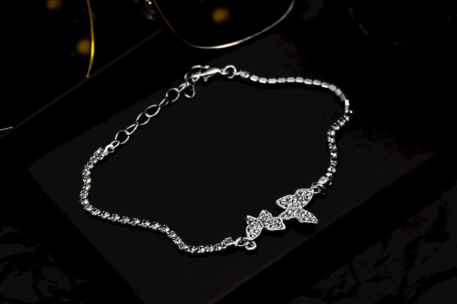 Dazzle in Style: The 10 Best Necklace Trends for 2024